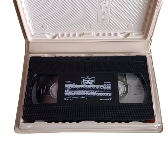 1997 Sleeping Beauty VHS Tape Limited Edition Walt Disney Masterpiece Collection - Picture 2 of 8